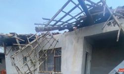 Malatya’da Depremden Sonra Evin Çatısı Çöktü  