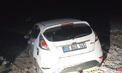  Sivas'ta Tarlaya Uçan Sürücü Yaralı Olarak Kurtuldu  