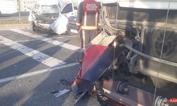 Malatya’da Otomobil Trambüsle Çarpıştı: 1 Ölü, 2 Yaralı  