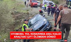 Otomobil Yol Kenarında Asılı Kaldı, Araçtaki Çift Ölümden Döndü