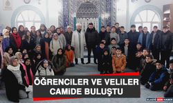 Öğrenciler ve Veliler Camide Buluştu