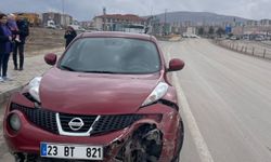 Elazığ'da üç otomobilin karıştığı kazada, 3 kişi yaralandı