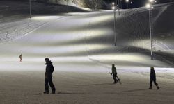 Hakkari'de gece kayağının başladığı merkez konuklarını bekliyor