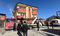 Hakkari'de yangın çıkan evde mahsur kalan 7 kişi kurtarıldı