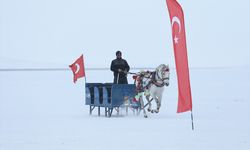 Kars'ta Çıldır Gölü Buz Şenliği düzenlendi