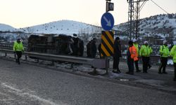 Malatya'da yolcu minibüsünün devrilmesi sonucu 8 kişi yaralandı