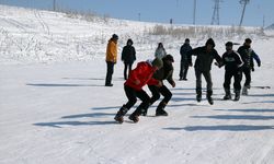 Ağrı Spor Lisesi öğrencileri kayak dersinde hem öğreniyor hem eğleniyor