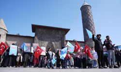 Erzurum'da sağlık çalışanları "Doğu Türkistan" için sessiz yürüyüş yaptı