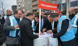 Hakkari'de "Aile Yılında Anayasa Değişsin, Aile Korunsun" imza kampanyası başlatıldı