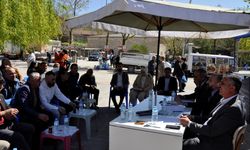 Çukurca'da "Vatandaş Soruyor, Başkan Cevaplıyor" toplantısı yapıldı