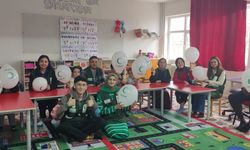 Yeşilay Bingöl Şubesi köy okullarındaki öğrencilere yönelik eğitimlerini sürdürüyor