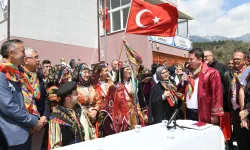 Bursa Osmangazi'de asırlık köy düğünü fethettti!