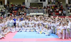 İzmirli çocuklar spor ve eğlence dolu bir gün geçirdi
