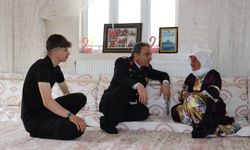 Hakkari İl Jandarma Komutanı Çarıkcıoğlu, şehit annelerini ziyaret etti