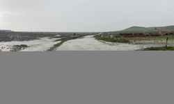 Kars'ın Akyaka ilçesinde sel meydan geldi