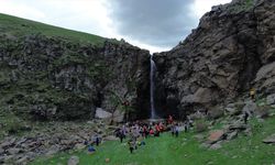 Kars'ta doğaseverler 14 kilometre yürüyüş yaparak Kağızman'ın güzelliklerini keşfetti