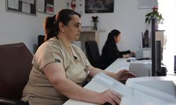 Nezaket hemşire, Hakkari'de 30 yıldır hastalara şefkatle bakıyor