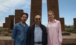 Sanatçılar, Bitlis'te tarihi mekanları ve doğal güzelliklerin bulunduğu alanları gezdi
