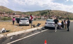 Elazığ'da iki otomobilin çarpıştığı kazada 1 kişi yaralandı