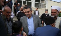 Milli Eğitim Bakanı Tekin, bayram namazını memleketi Erzurum'da kıldı: