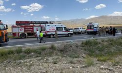 Van'da mezuniyet törenine gidenlerin bulunduğu otomobildeki 1 kişi öldü, 4 kişi yaralandı
