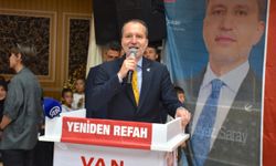Yeniden Refah Partisi Genel Başkanı Erbakan, partisinin Van kongresinde konuştu:
