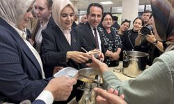 Aile ve Sosyal Hizmetler Bakanı Göktaş, Ardahan'da aşure dağıttı