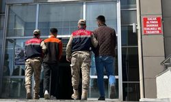 Bitlis'te 5 düzensiz göçmen yakalandı, 2 şüpheli tutuklandı