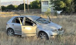 Elazığ'da devrilen otomobildeki 5 kişi yaralandı