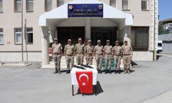 Hakkari'de özel gereksinimli genç bir günlüğüne asker oldu