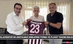 Elazığspor’un Unutulmaz İsimlerine Forma ve Plaket Takdim Edildi