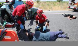 Van'da gerçeğini aratmayan trafik kazası tatbikatı