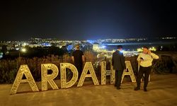 Destinasyon projesi tamamlanan Ardahan Kalesi aydınlatıldı