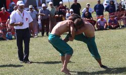 'EİT 2025 Turizm Başkenti Erzurum' etkinlikleri kapsamında karakucak güreşleri yapıldı