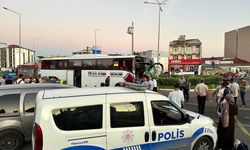GÜNCELLEME - Erzurum'da yolcu otobüsü ile traktörün çarpıştığı kazada 10 kişi yaralandı