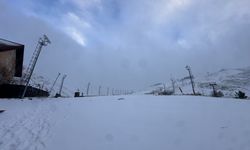 Erzurum ve Kars'ta yüksek kesimlere kar yağdı