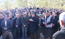 Hakkari'de Zap Suyu'na düşen pikapta hayatını kaybeden 2 kişinin cenazesi defnedildi
