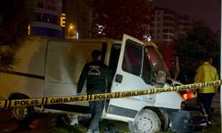 Malatya'da trambüs direğine çarpan minibüsün sürücüsü öldü