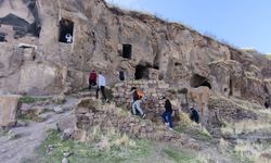 'Maziden Atiye' programına katılan öğrenciler, Doğu'daki doğal güzellikleri ve tarihi yapıları gezdi