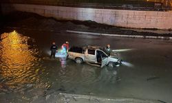 Ağrı'da nehre düşen pikaptaki 5'i düzensiz göçmen 7 kişi yaralandı