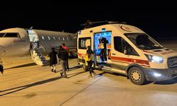 Ağrı'da rahatsızlanan bebek ambulans uçakla İstanbul'a nakledildi