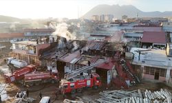 Bitlis'te kereste işletmesinde çıkan yangın söndürüldü