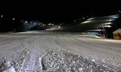 Depolanan kar ve suni karlamayla Palandöken'de kayak heyecanı başlıyor