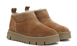 Divarese kış sezonu koleksiyonunu beğeniye sundu