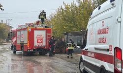Elazığ'da müstakil evin çatısında çıkan yangın söndürüldü