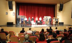 Erciş'te 'Bir Adam Yaratmak' adlı tiyatro oyunu sahnelendi