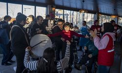 Erzurum'da bedensel ve zihinsel engelliler Yerli Malı Haftası'nda gönüllerince eğlendi