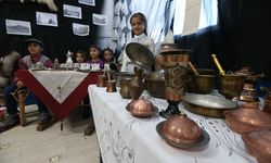 Kars'ta ilkokulda asırlık eşyalarla geçmişten geleceğe köprü kuruldu