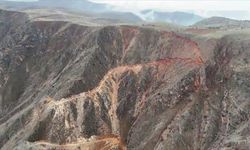 Keban'da yol çalışması sürüyor