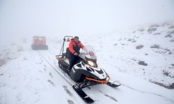 Muş'ta AFAD ekipleri kar ve sisli bölgede yaptıkları tatbikatlarla kış görevlerine hazırlanıyor